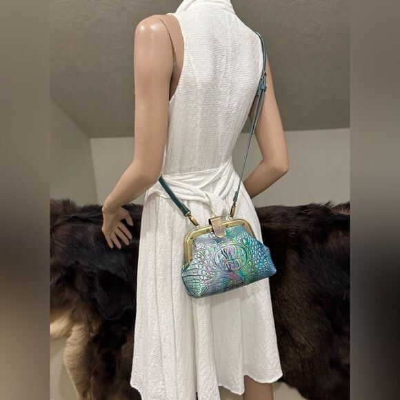 Iridescent Croc-Embossed Leather Handmade Retro Push Lock Multi Use Handbag - Picture 8 of 17